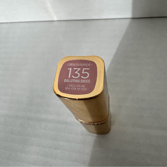 Viral L’Oréal Colour Riche Satin Lipstick in Ballerina Shoes Shade 135 TikTok - Picture 5 of 9